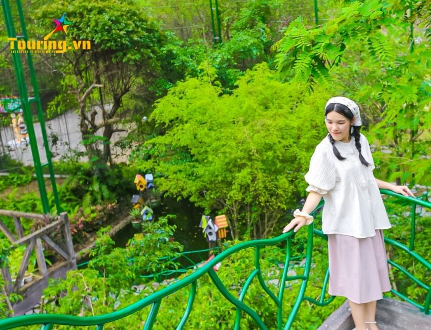 Núi Thần Tài