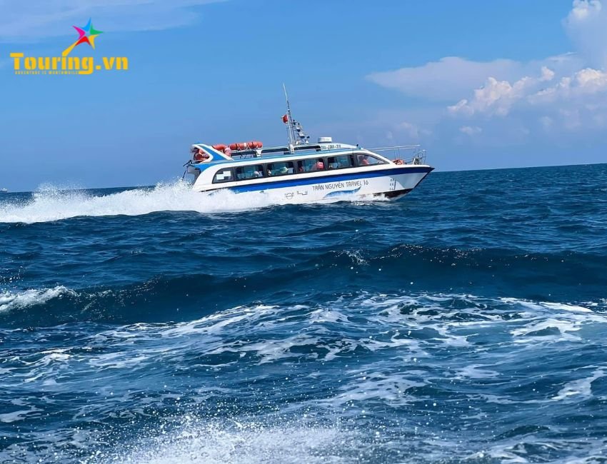 Cano đi Bãi Cát Vàng Đà Nẵng