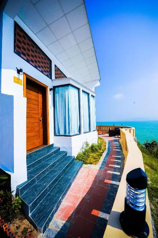Aurora Villas and Resort