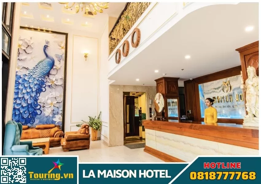 Quầy lễ tân La Maison hotel quy Nhơn