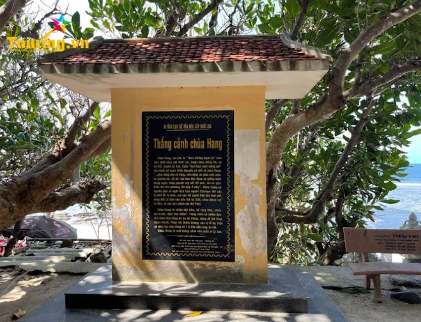 Bia di tích Chùa Hang Lý Sơn