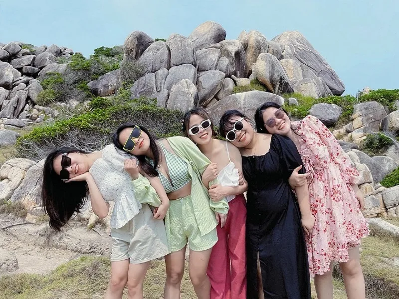 Bãi Đá Thảo Nguyên