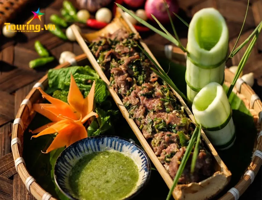 Thịt bò nướng ống tre