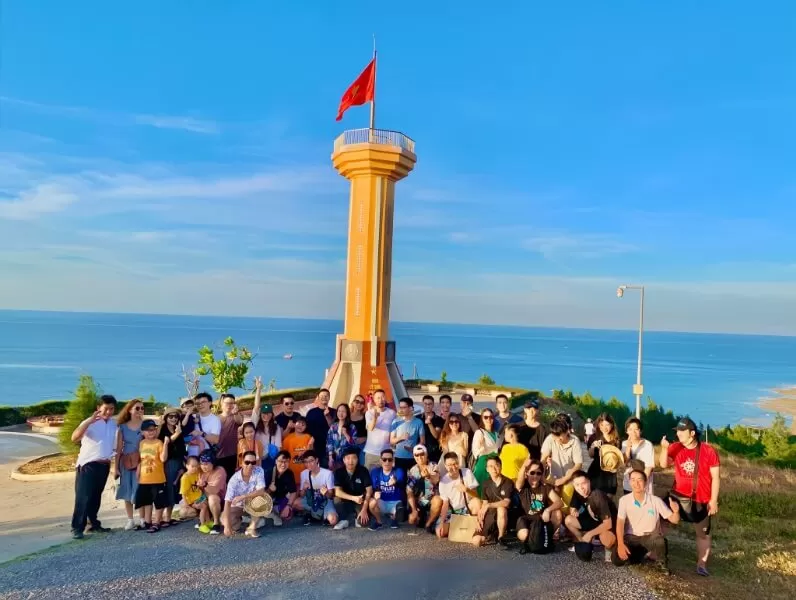 Check in tại Cột cờ chủ quyền biển đảo tại Lý Sơn