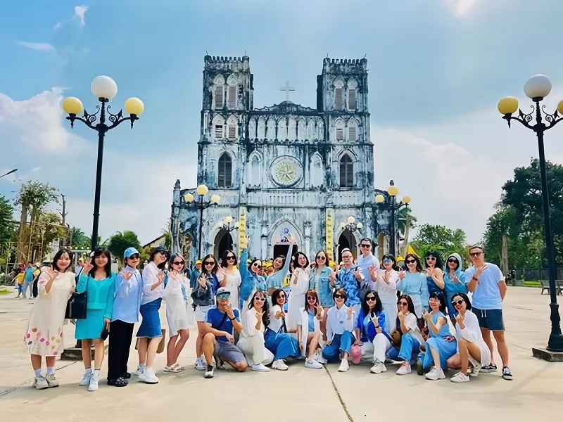 Check in tại Nhà thờ Mằng Lăng