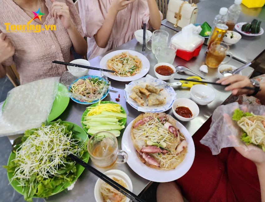 Bánh xèo Tôm Nhảy Quy Nhơn