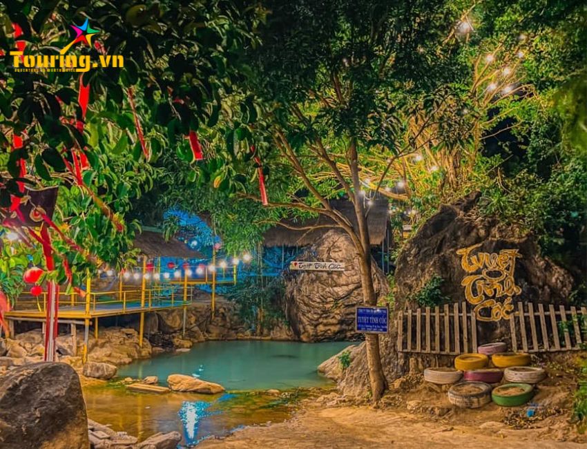 Cắm trại đêm tại Tuyệt Tình Cốc
