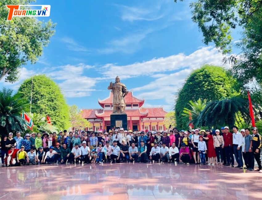 Tour Tây Sơn