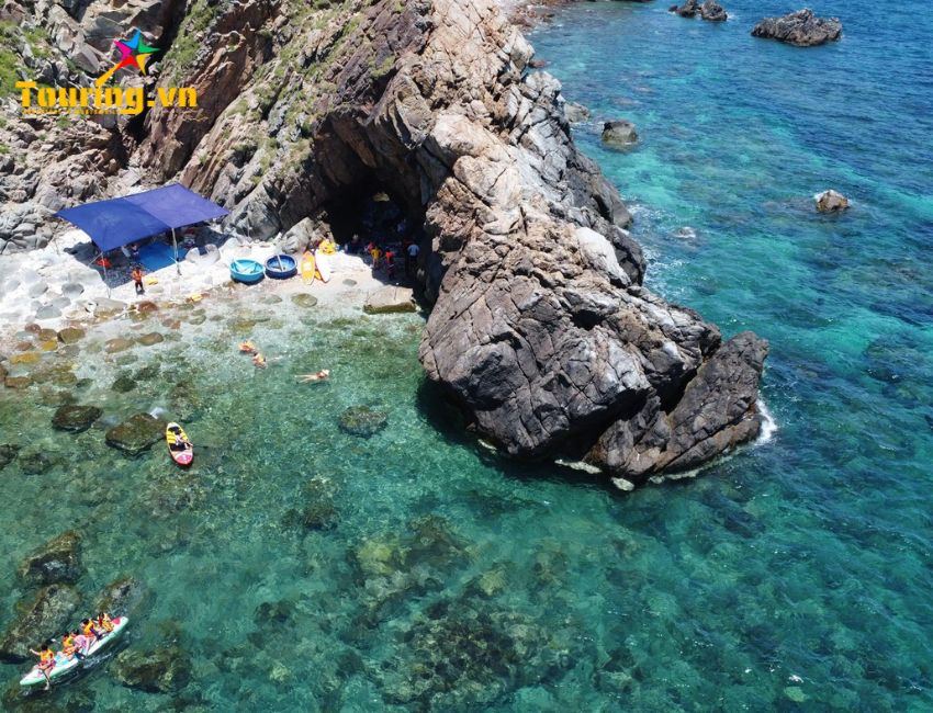 Lặn ngắm san hô Hòn Sẹo