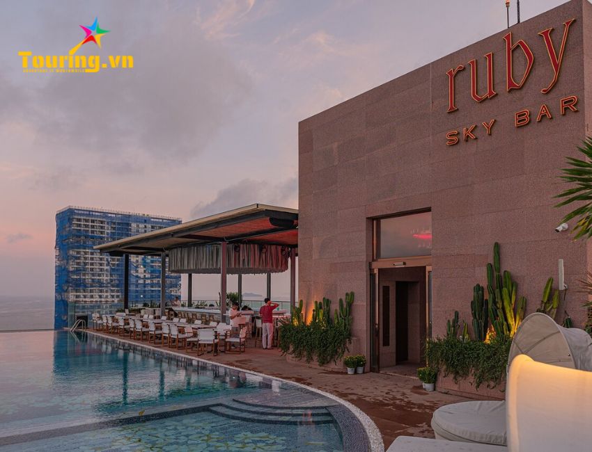 Ruby Sky Bar - L'amor Quy Nhon