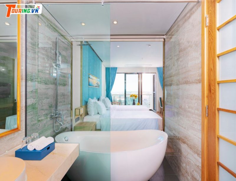 Phòng Senior Deluxe Ocean View tại Sala Grand TuyHoa Hotel