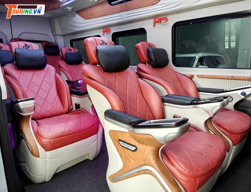 Xe limousine 12 đến 19 chỗ phục vụ đoàn khách tại Đà Nẵng